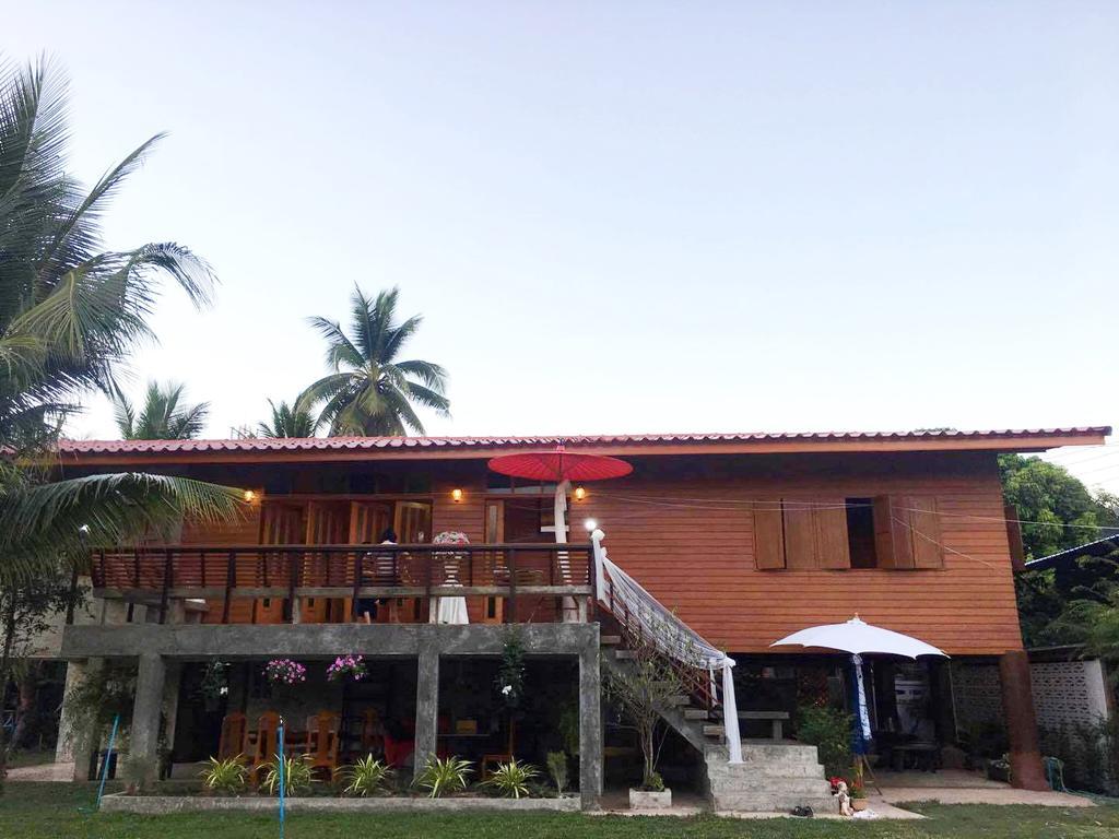 Saduemuenghomestay Phrae Zewnętrze zdjęcie