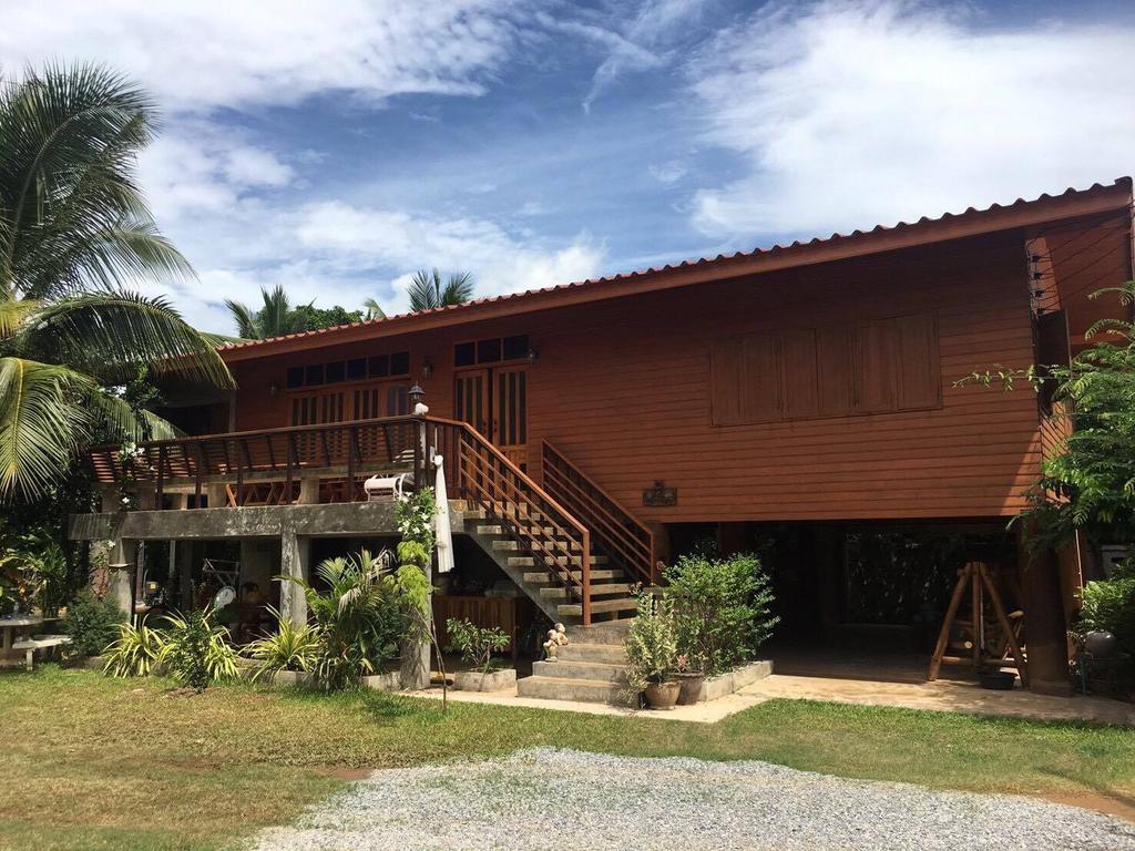 Saduemuenghomestay Phrae Zewnętrze zdjęcie